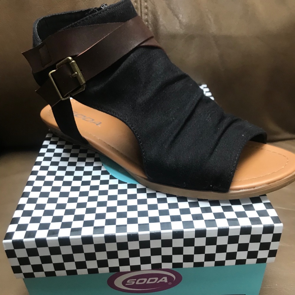 Soda black sandals